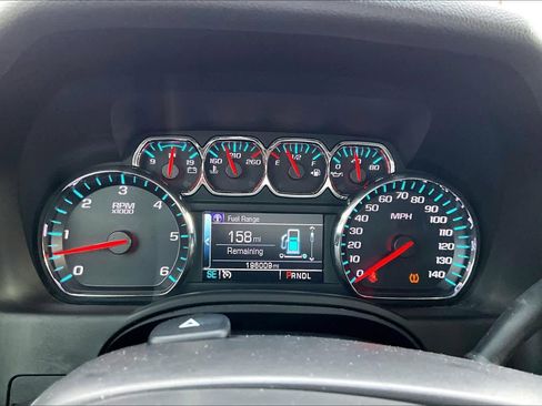 Used 2019 Chevrolet Suburban LT image 21