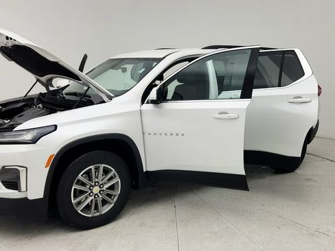 Certified 2023 Chevrolet Traverse LT FWD image 11
