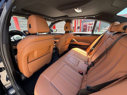 Used 2023 BMW 540i w/ M Sport Package RWD image 16