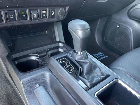 Used 2019 Toyota Tacoma TRD Sport image 35