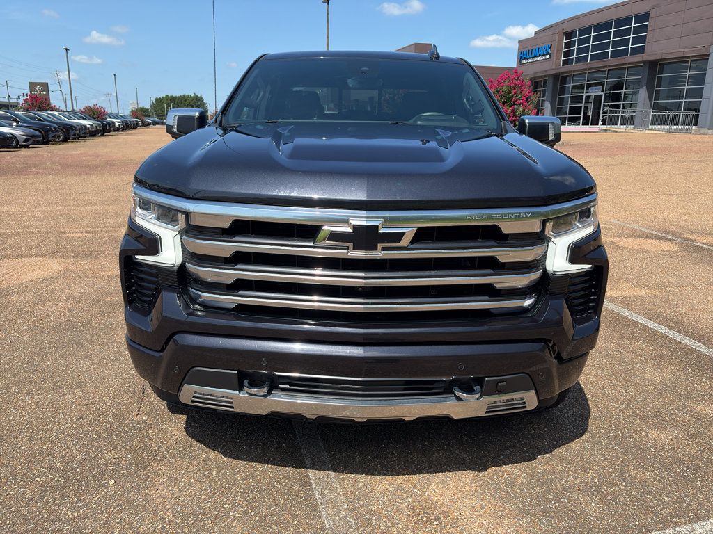 Used 2023 Chevrolet Silverado 1500 High Country w/ Technology Package AWD/4WD image 2