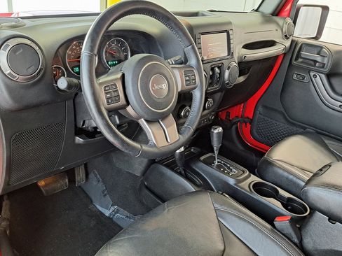 Used 2018 Jeep Wrangler Unlimited Sahara image 8