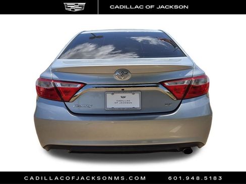 Used 2017 Toyota Camry SE FWD image 25