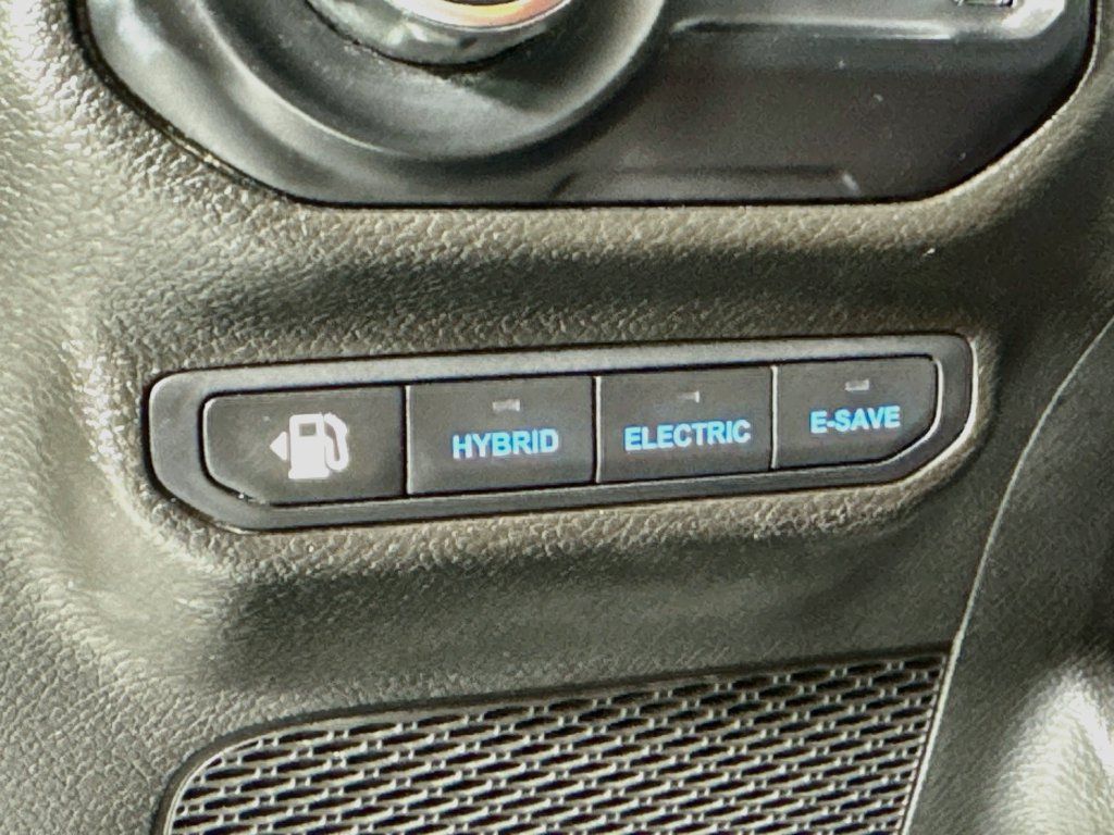 Used 2023 Jeep Wrangler Unlimited Rubicon 4xe AWD/4WD image 17