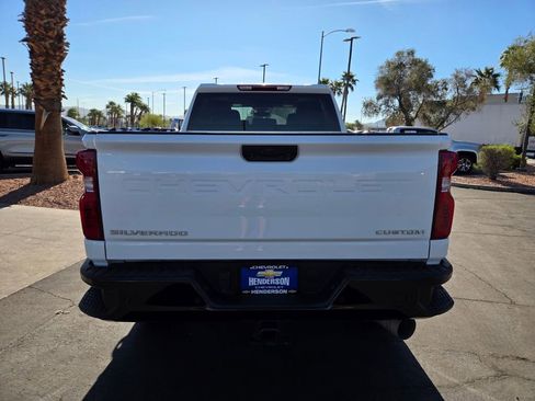 Used 2024 Chevrolet Silverado 2500 Custom w/ Custom Value Package image 5