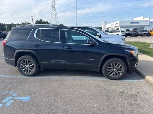 Used 2017 GMC Acadia SLT AWD/4WD image 2