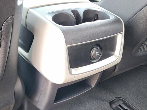 Used 2023 Kia Carnival LX FWD image 27
