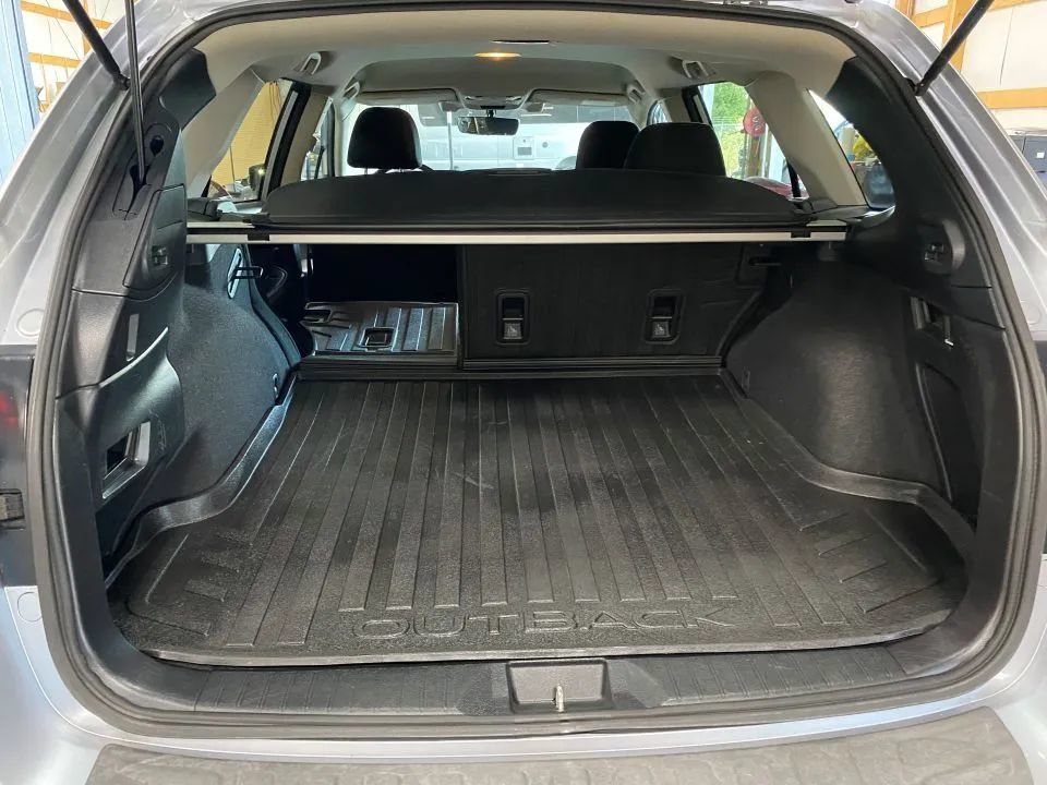 Used 2017 Subaru Outback 2.5i Premium AWD/4WD image 36