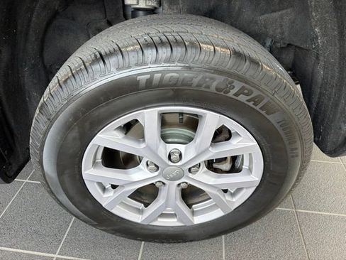 Used 2022 Jeep Grand Cherokee Limited AWD/4WD image 6