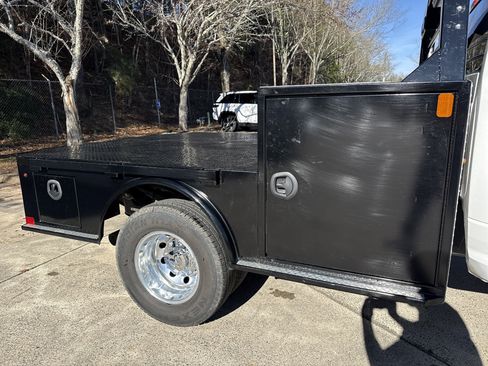 Used 2025 RAM 3500 Tradesman w/ Chrome Appearance Group image 20