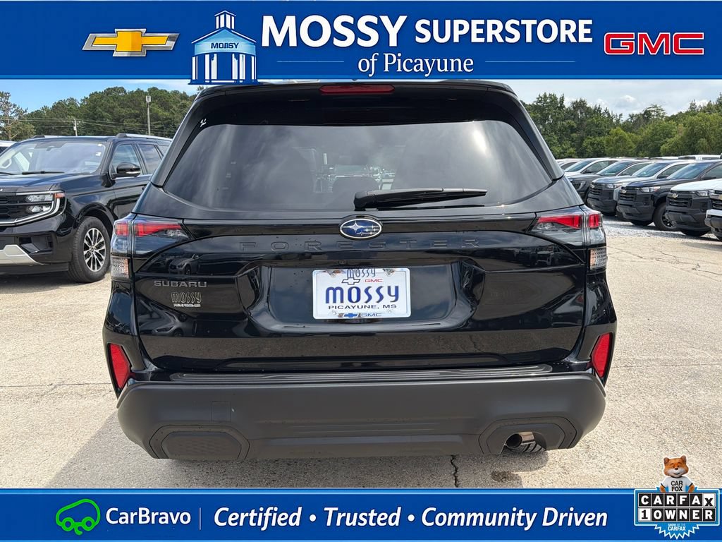 Used 2025 Subaru Forester Premium AWD/4WD image 5