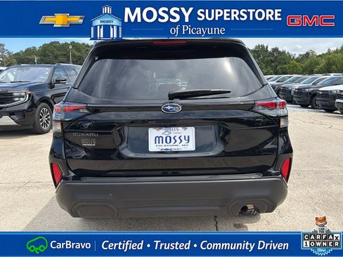 Used 2025 Subaru Forester Premium AWD/4WD image 5