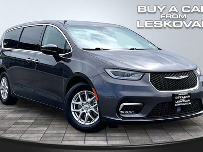Used 2023 Chrysler Pacifica Touring-L