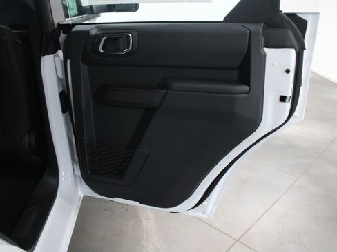 New 2025 Ford Bronco 4-Door image 30