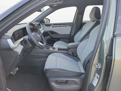 New 2026 Volkswagen Tiguan SE R-Line image 9