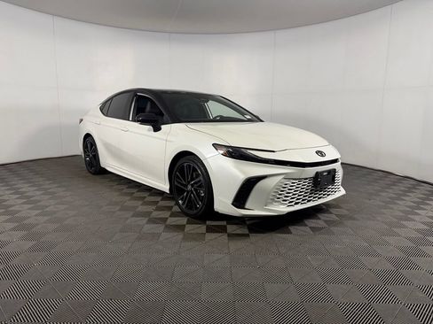Used 2026 Toyota Camry XSE FWD image 3