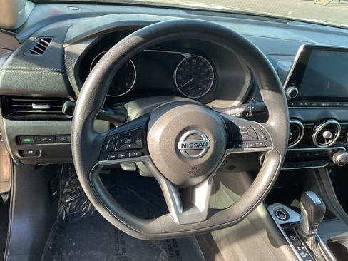 Used 2023 Nissan Sentra SV FWD image 17