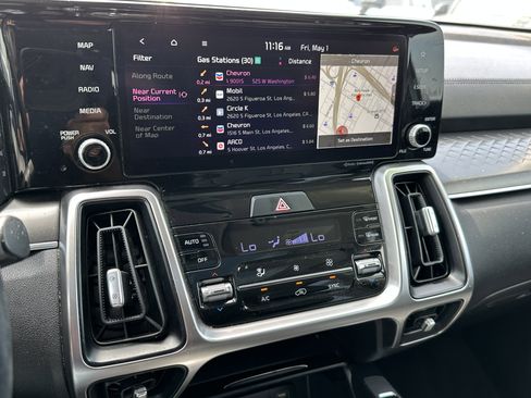 Used 2022 Kia Sorento S w/ Panoramic Sunroof Package FWD image 31