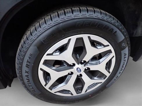 Used 2024 Subaru Forester Premium image 7