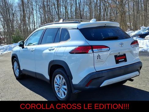Used 2023 Toyota Corolla Cross LE w/ Moonroof Package AWD/4WD image 5