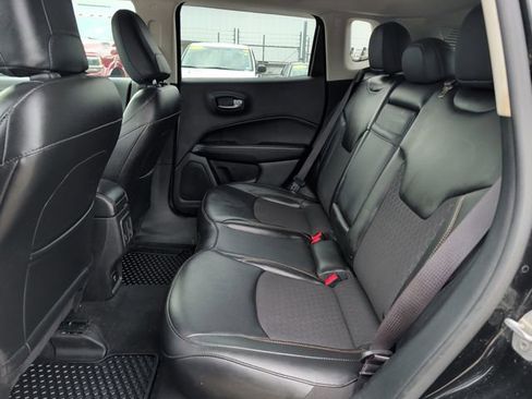 Used 2020 Jeep Compass Latitude w/ Cold Weather Group AWD/4WD image 31
