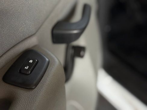 Used 2011 Chevrolet Silverado 2500 W/T image 32