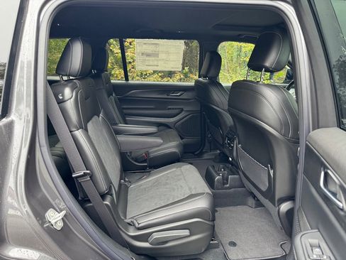 New 2025 Jeep Grand Cherokee L Altitude image 19