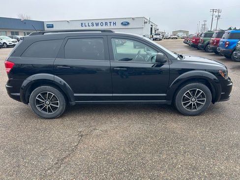 Used 2018 Dodge Journey SE w/ Blacktop Package FWD image 8