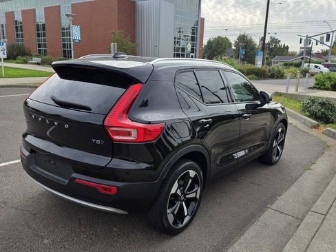 Used 2020 Volvo XC40 T5 Momentum w/ Protection Package Premier AWD/4WD image 5
