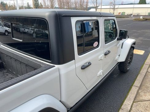 New 2026 Jeep Gladiator Sport image 18