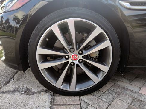 Used 2020 Jaguar XE S AWD/4WD image 43