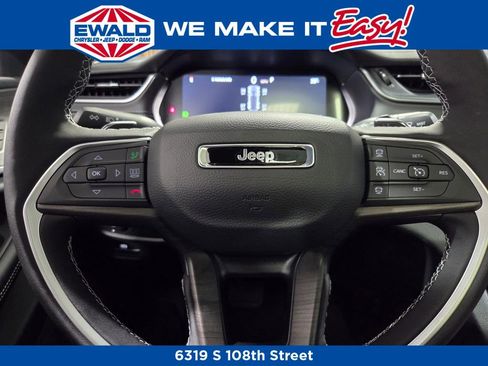 New 2025 Jeep Grand Cherokee Limited w/ Luxury Tech Group II image 5