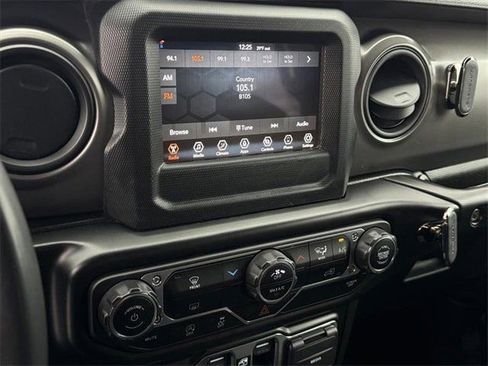 Used 2022 Jeep Wrangler Unlimited Willys image 15