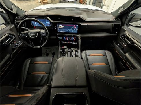Used 2023 GMC Sierra 1500 AT4 w/ Technology Package image 12