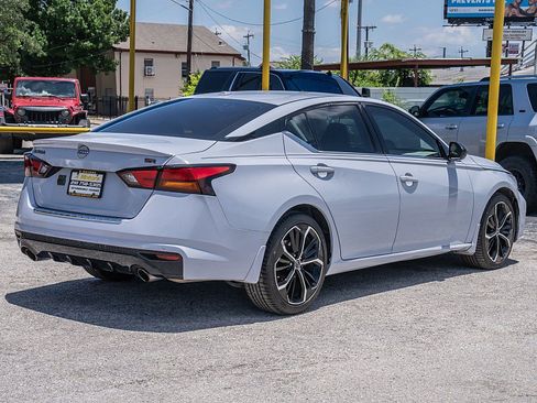 Used 2023 Nissan Altima 2.5 SR FWD image 5