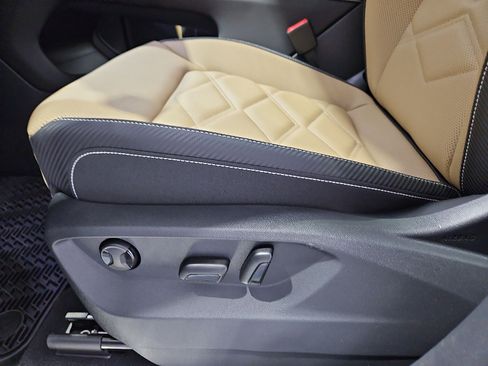 New 2026 Volkswagen Atlas Cross Sport SE FWD image 18