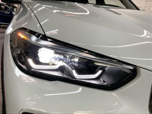 Used 2023 BMW X5 xDrive40i w/ Parking Assistance Package image 30