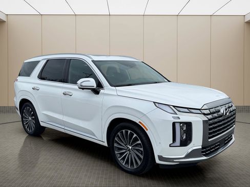 Used 2025 Hyundai Palisade Calligraphy image 2