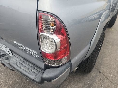 Used 2015 Toyota Tacoma PreRunner w/ SR5 Package RWD image 13