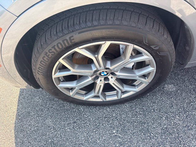 Used 2024 BMW X7 xDrive40i w/ Premium Package AWD/4WD image 21