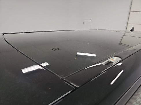 Used 2025 Rivian R1S Adventure image 13