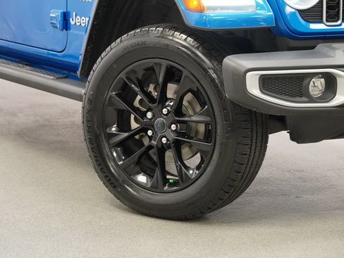 Certified 2024 Jeep Wrangler Unlimited Sahara w/ Technology Group AWD/4WD image 6