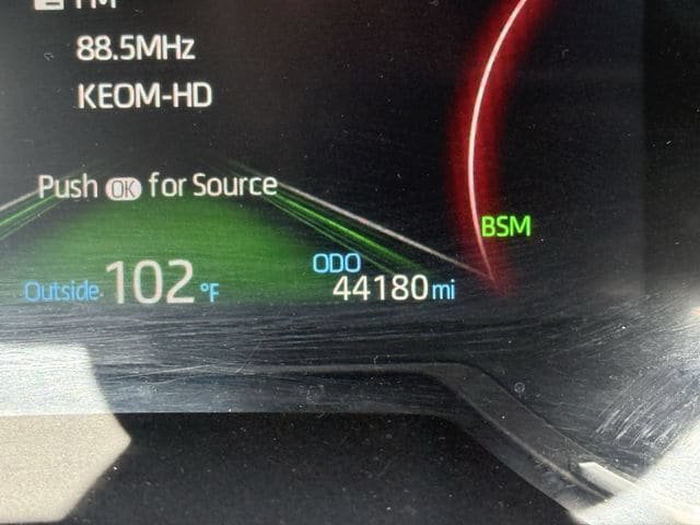 Used 2025 Toyota RAV4 XLE FWD image 16