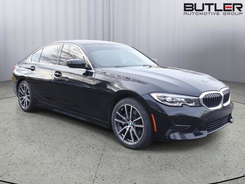 Used 2019 BMW 330i Sedan w/ Premium Package image 3