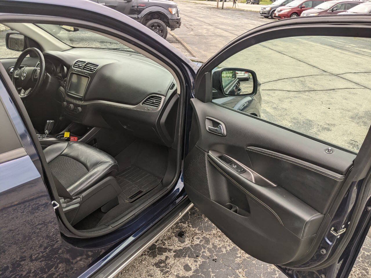 Used 2018 Dodge Journey Crossroad w/ Nav & Sun Group AWD/4WD image 13