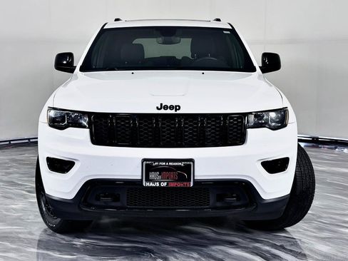 Used 2019 Jeep Grand Cherokee Laredo AWD/4WD image 7