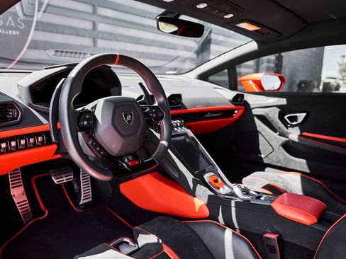 Used 2023 Lamborghini Huracan Tecnica RWD image 2