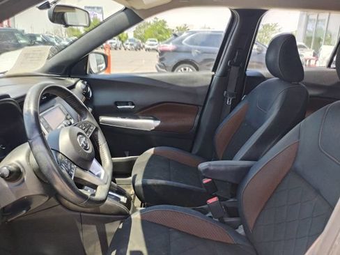 Used 2018 Nissan Kicks SR FWD image 12