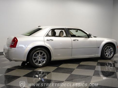 Used 2005 Chrysler 300 C w/ Navigation & Sound Group II image 13