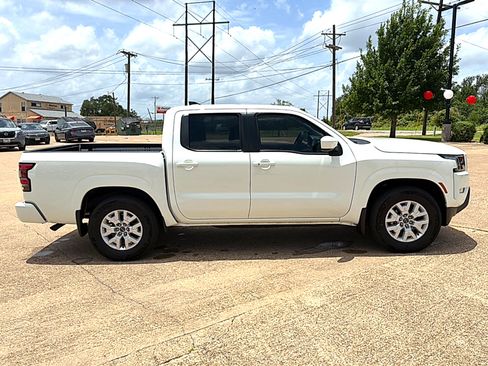 Used 2024 Nissan Frontier SV w/ SV Convenience Package RWD image 4